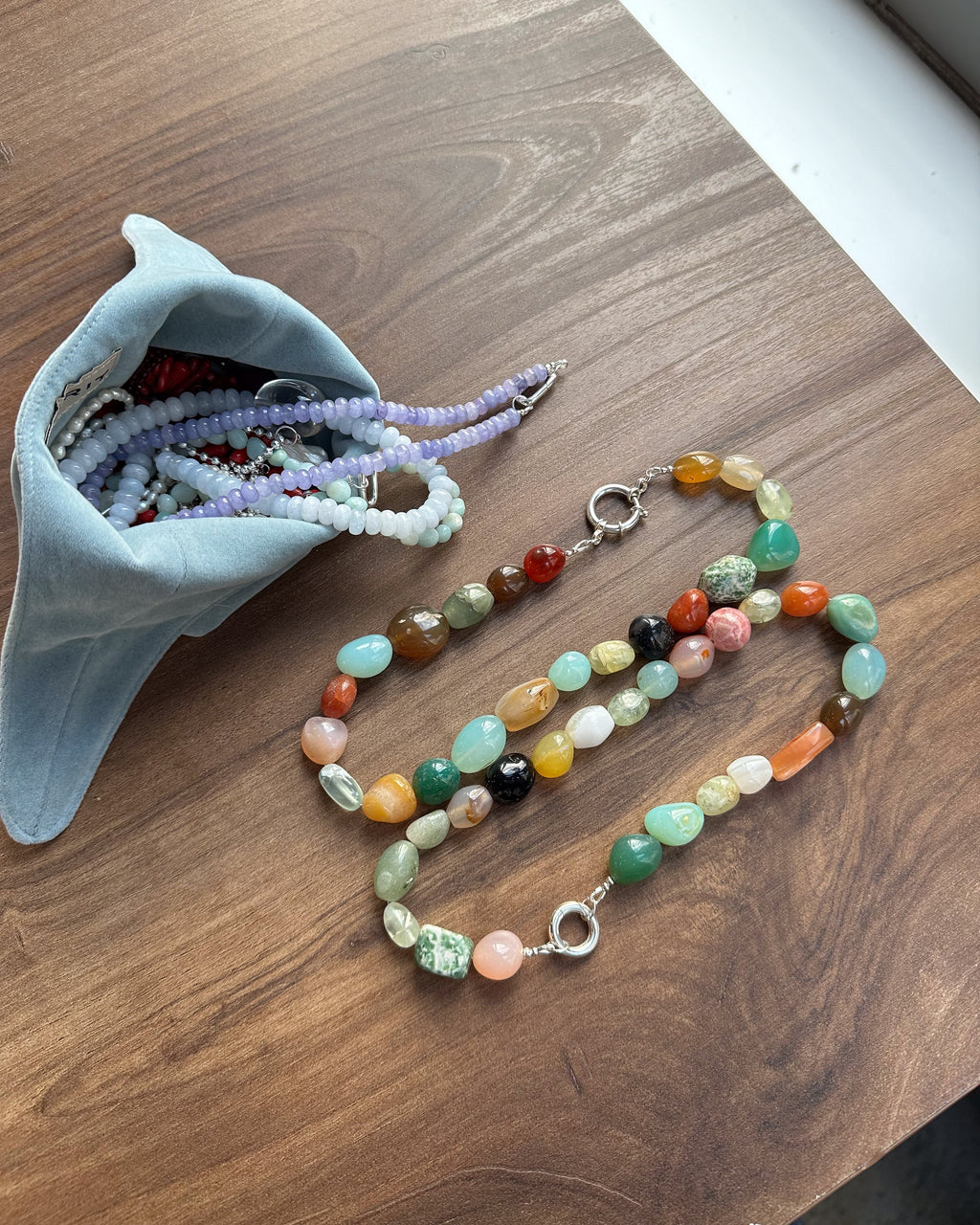 Mixed stones clover necklace