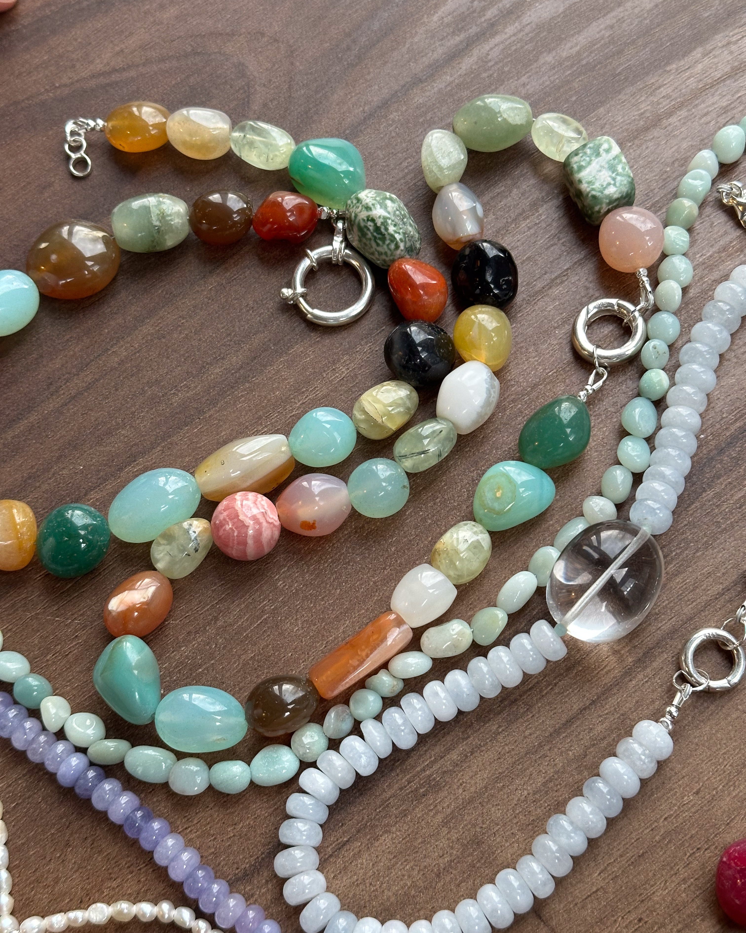 Mixed stones clover necklace